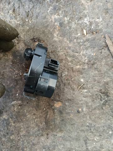 Замок відкривання лючка бензобаку