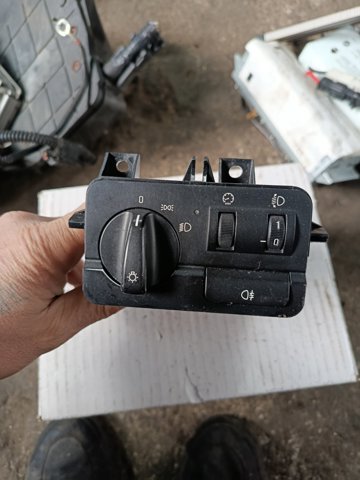 Вимикач ліхтарів