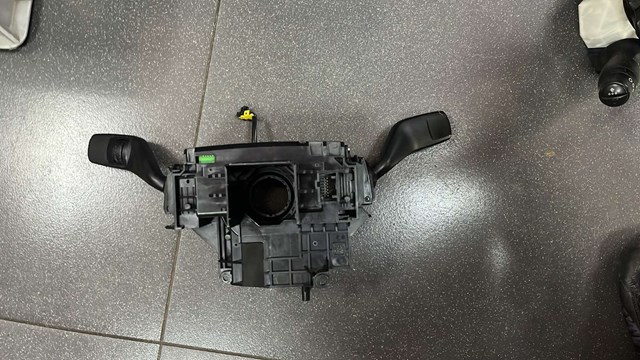 Підкермовий перемикач ford mond