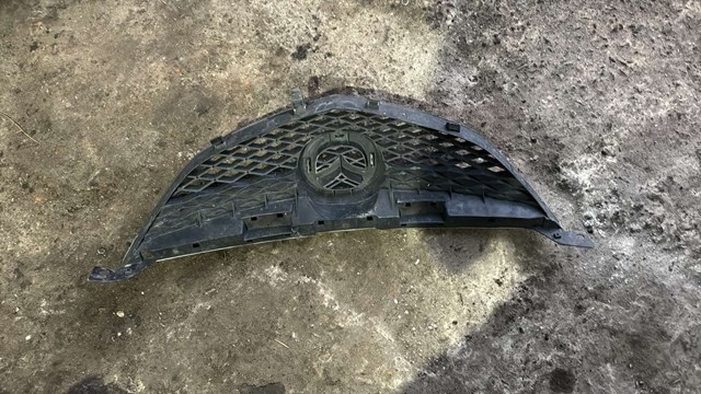 Решітка радіатора Mazda 6