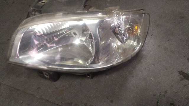Фара левая