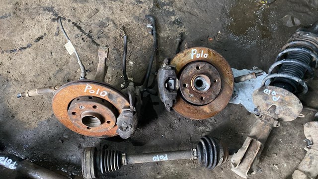 Цапфа передняя левая 6N0407255C VAG