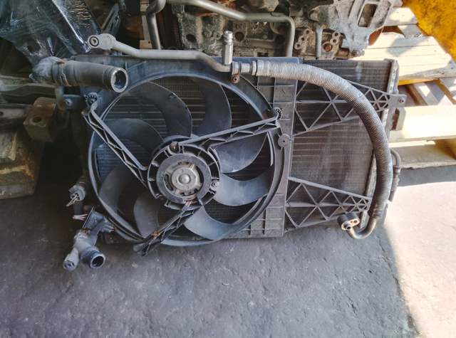 Радіатор охолодження двигуна