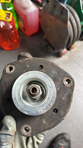 Амортизатор передний