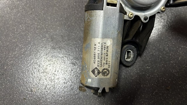 Мотор стеклоочистителя заднего стекла