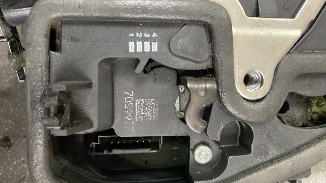 замок дверей пл