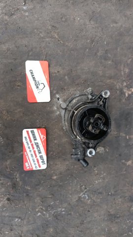 Насос вакуумний