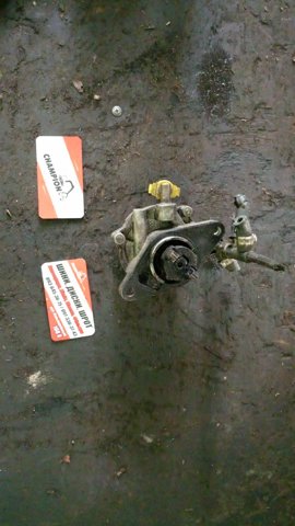 Насос вакуумний