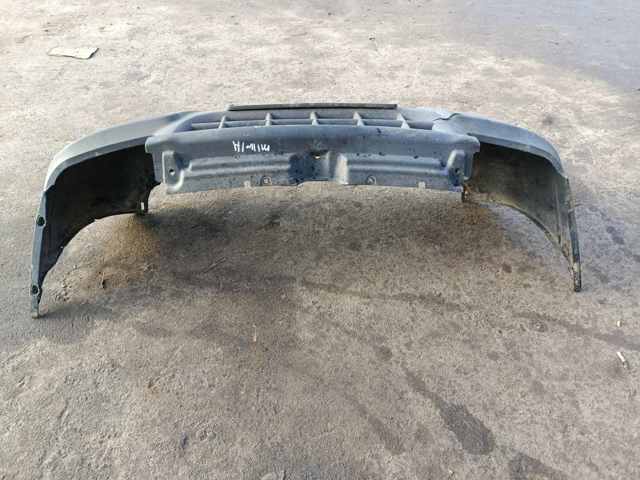 Бампер передній