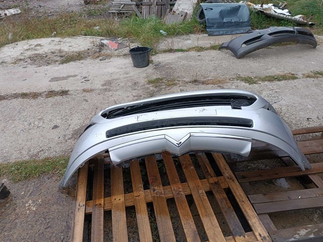 Бампер передний