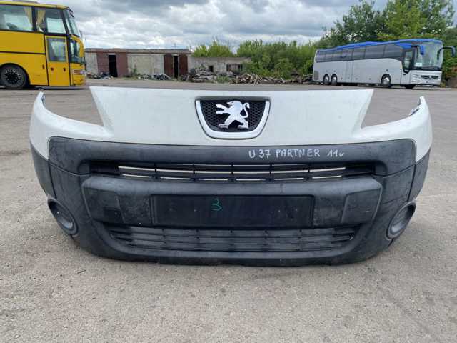 Бампер на авто 7401PT PEUGEOT