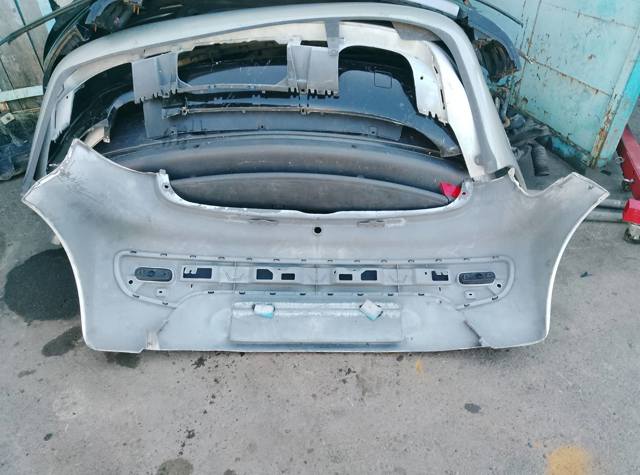 Бампер задній