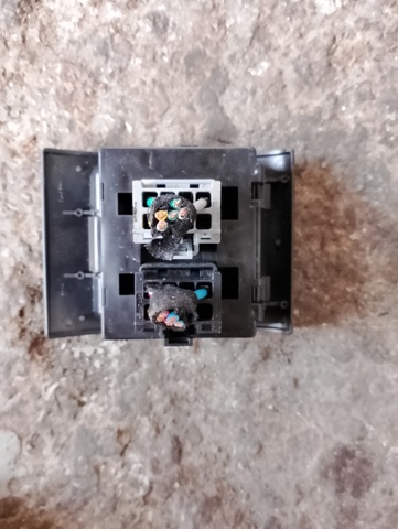 Вимикач електричних вікон