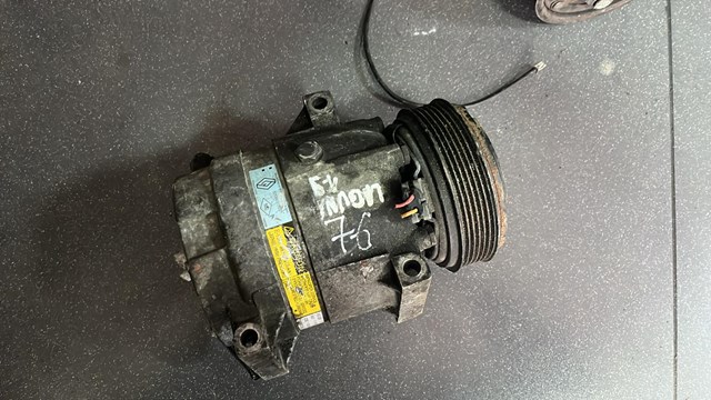 Компрессор климатической установки 7711134454 RENAULT