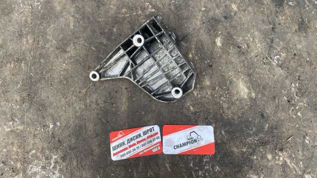 кронштейн гідропідсилювача