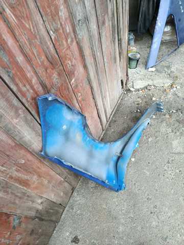 Крило переднє ліве