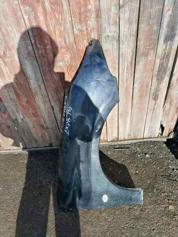 Крило переднє праве