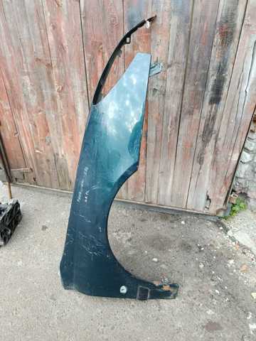 Крило переднє праве маємо 2шт