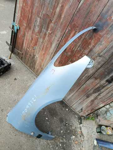 Крило переднє праве маємо 2шт