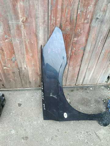 Крило переднє праве