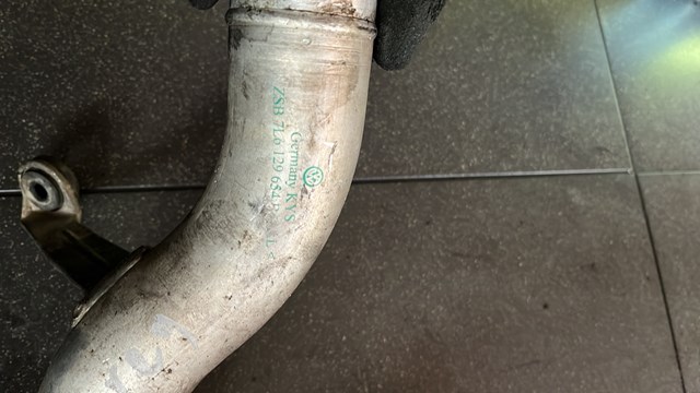 VAG 7L6129654B Выпускной патрубок воздушного фильтра в наличии Полтава