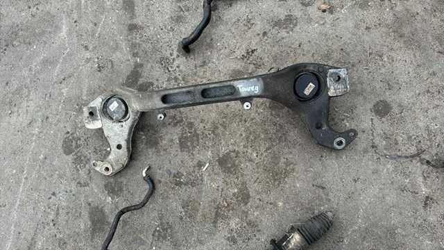 Подушка двигателя левая/правая 7L6199131 VAG