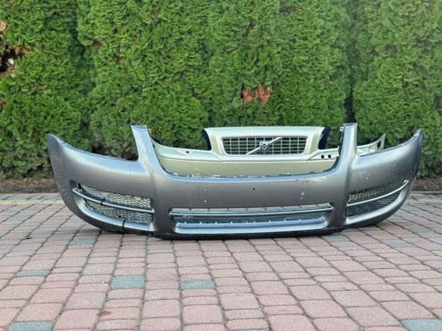 Бампер передній