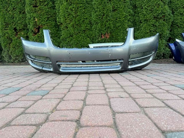 Бампер передній