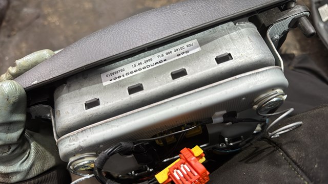 7L6880201EC Подушка безопасности (AIRBAG) водительская купить Николаев