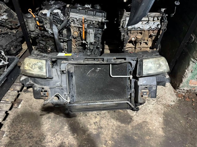 Суппорт радиатора в сборе (монтажная панель крепления фар)