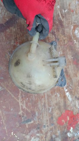 Бачок системи охолодження, розширювальний — фото 3