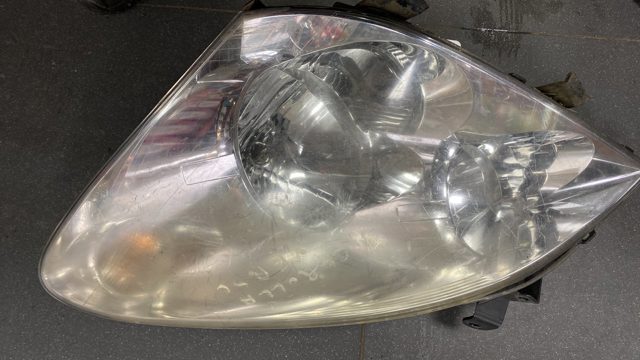 Фара левая кріплення дефект