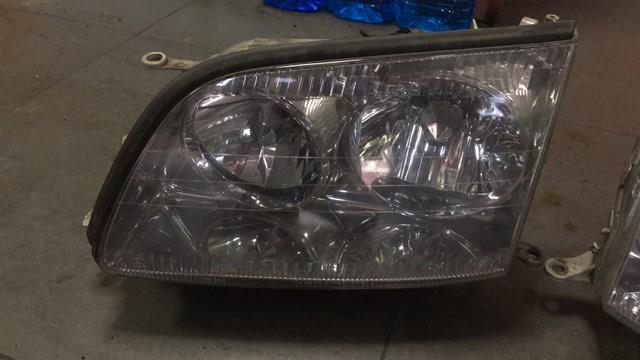фара левая Lexus LS 400