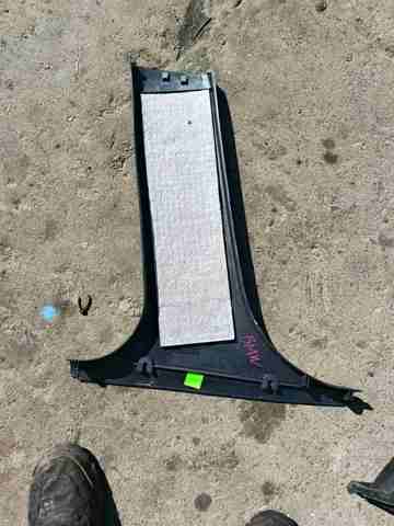 Обшивка средней стойки