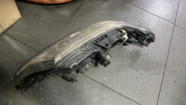 Фара права LAGUNA 2