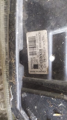 Фара права LAGUNA 2