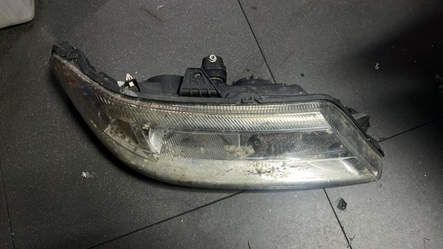 Фара права LAGUNA 2