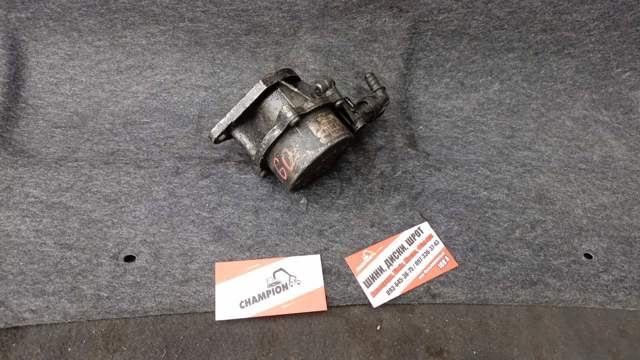 Насос вакуумний