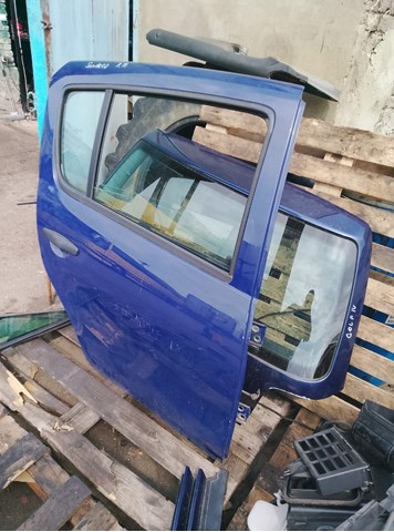 RENAULT 8201056858 Дверь задняя правая в наличии Чернигов