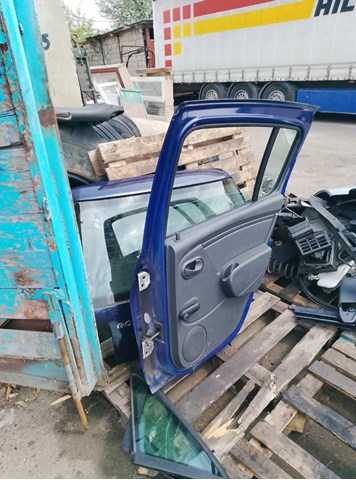 RENAULT 8201056858 Дверь задняя правая в наличии Ирпень