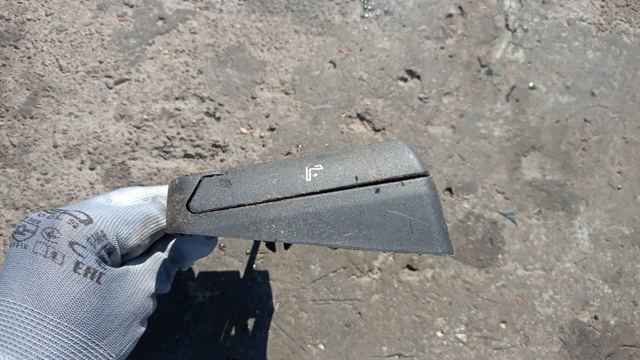 ЗАМОК ЗАДНЬОГО ДИВАНА