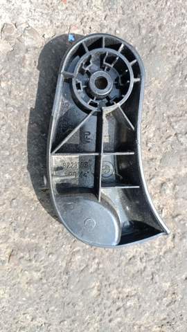 Ручка відкриття капота