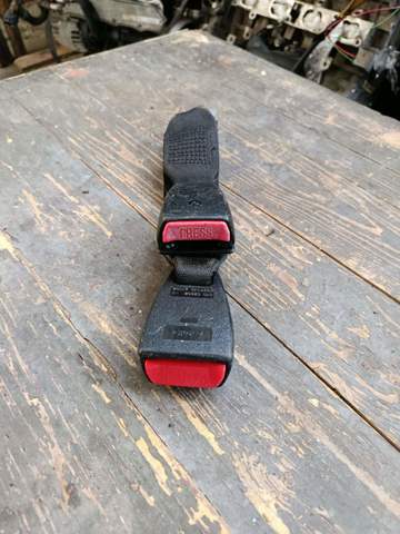 Замок ременя безпеки — фото 3