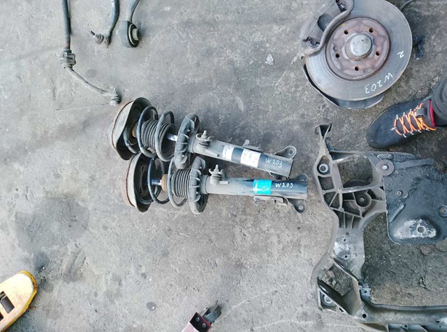 Амортизатор передний