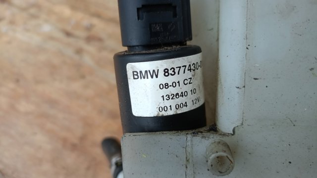 Насос-двигун омивача фар