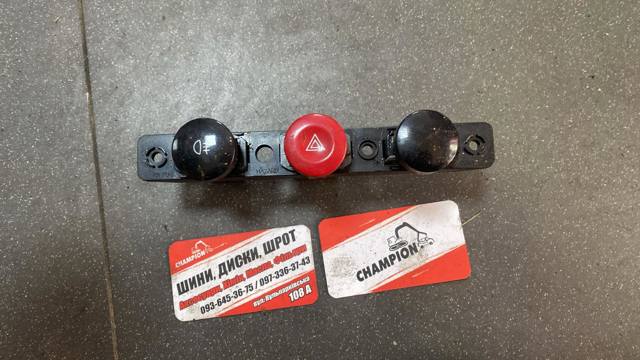 Кнопка включения аварийного сигнала 864W0140 GM