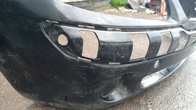 Бампер передній