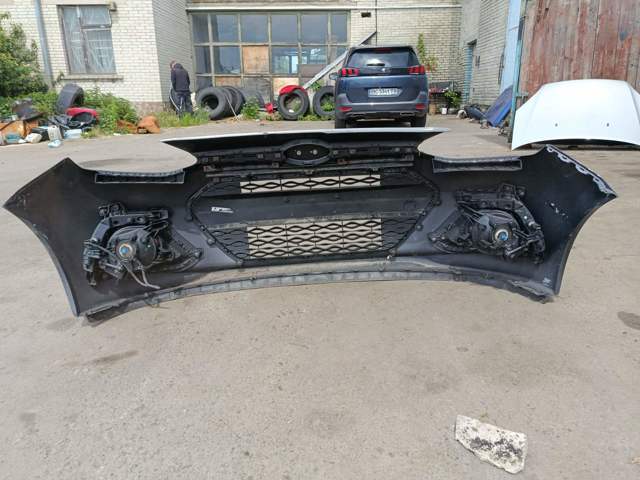 HYUNDAI 86569B9000 Решетка бампера в наличии Киев