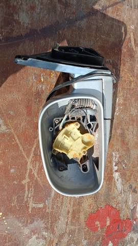 Дзеркало заднього виду, ліве