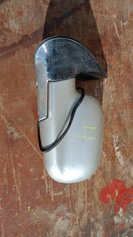 Дзеркало заднього виду, ліве